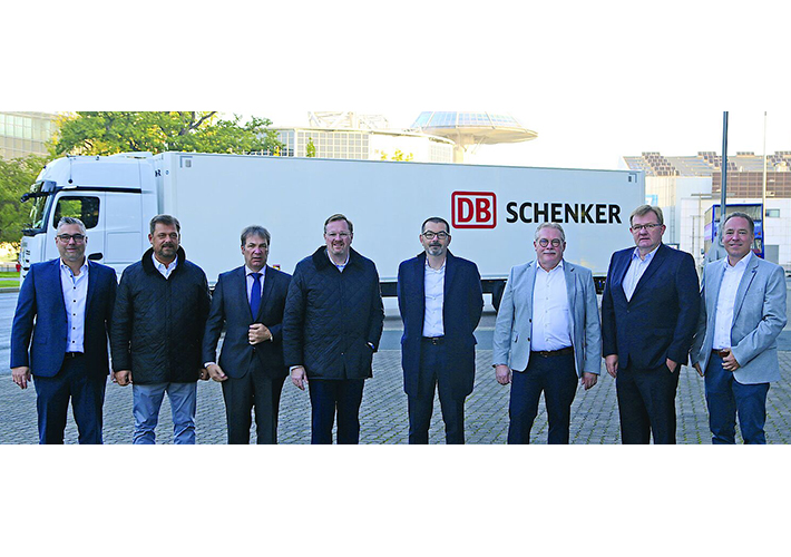 Foto DB Schenker se alía con Krone en su evolución a los megarremolques